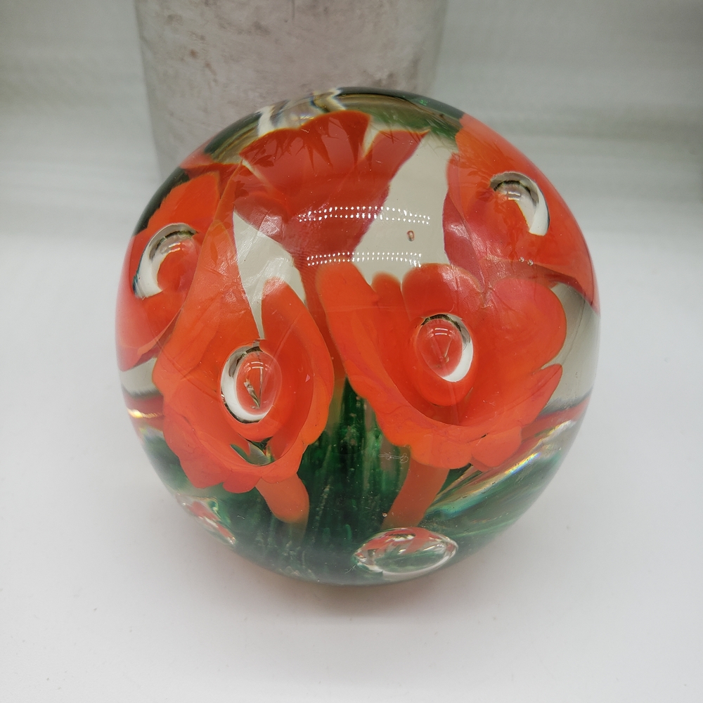 Joe St. Claire Art Glass Paperweight with Orange Trumpet-shaped Flowers - Picture 10 of 10